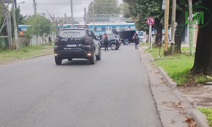 UNA FORMACIÓN DEL TREN ROCA ARROLLÓ UNA MOTOCICLETA EN QUILMES