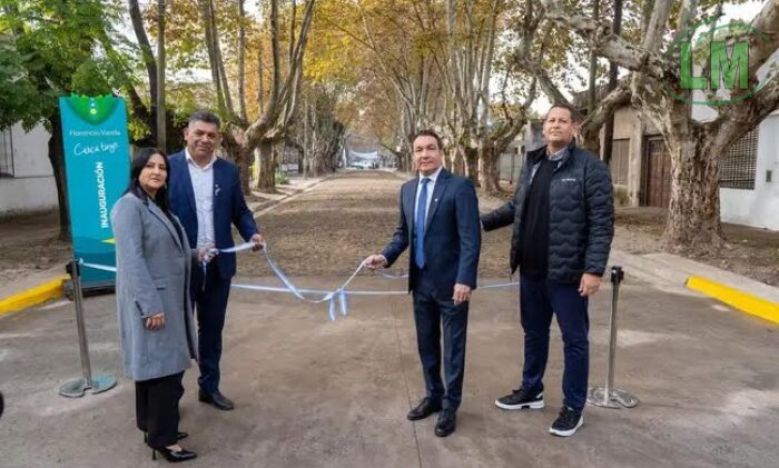 WATSON REINAUGURÓ UNA HISTÓRICA ESQUINA EMPEDRADA EN VARELA