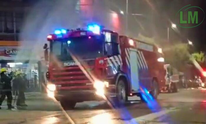 NUEVA UNIDAD CISTERNA PARA LOS BOMBEROS VOLUNTARIOS DE BERAZATEGUI