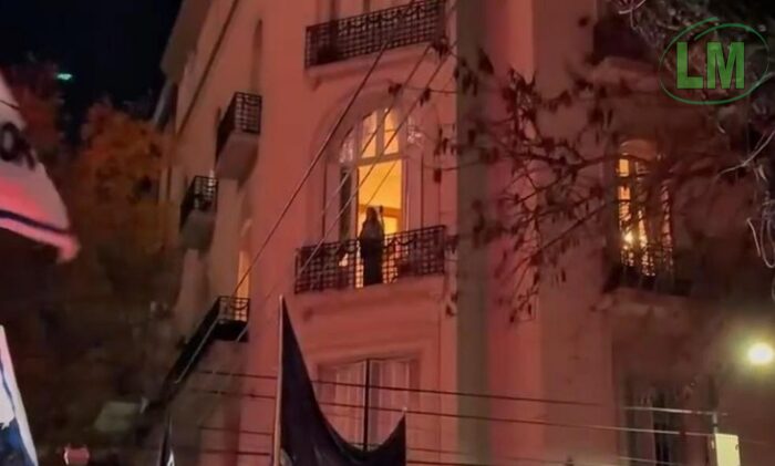 CRISTINA KIRCHNER SALUDÓ A LA MILITANCIA TRAS LA MASIVA MARCHA UNIVERSITARIA EN BUENOS AIRES