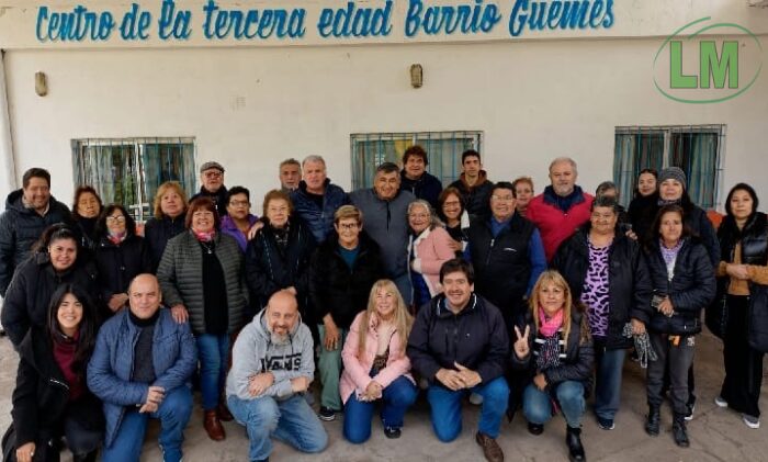 EL INTENDENTE DE BERAZATEGUI ENTREGÓ UN SUBSIDIO E INAUGURÓ OBRAS EN EL CENTRO DE JUBILADOS GENERAL GÜEMES