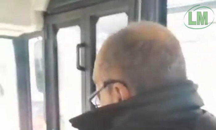 DENUNCIAN A UN INSPECTOR DE LA LÍNEA 51 POR MALTRATO A UN CHOFER EN PLENO VIAJE