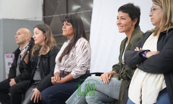 LANZAMIENTO DEL PROGRAMA DE SALUD ESCOLAR 2026 EN EZPELETA CON LA PARTICIPACIÓN DE MAYRA MENDOZA Y EVA MIERI