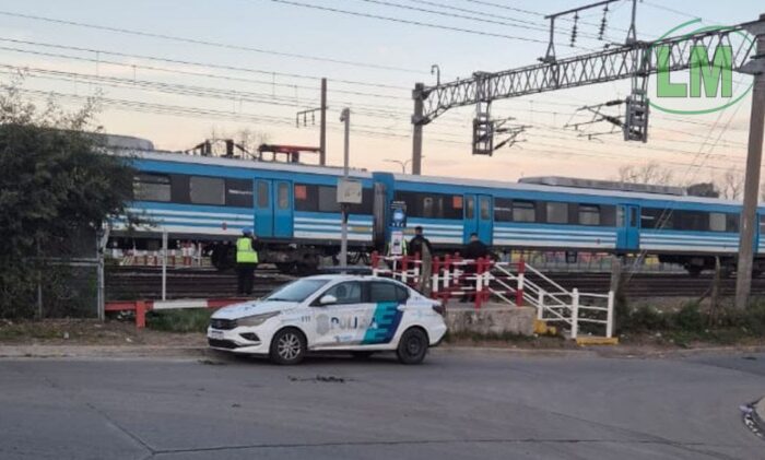 ACCIDENTE EN GLEW UNA MUJER FUE EMBESTIDA POR EL TREN ROCA Y HUBO DEMORAS EN EL SERVICIO