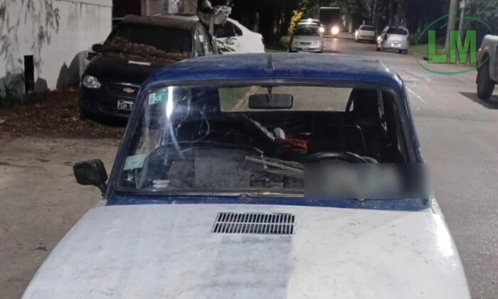 DETIENEN A UN HOMBRE EN BERAZATEGUI POR VANDALIZAR UN AUTO Y CONDUCIR UN VEHÍCULO ADULTERADO