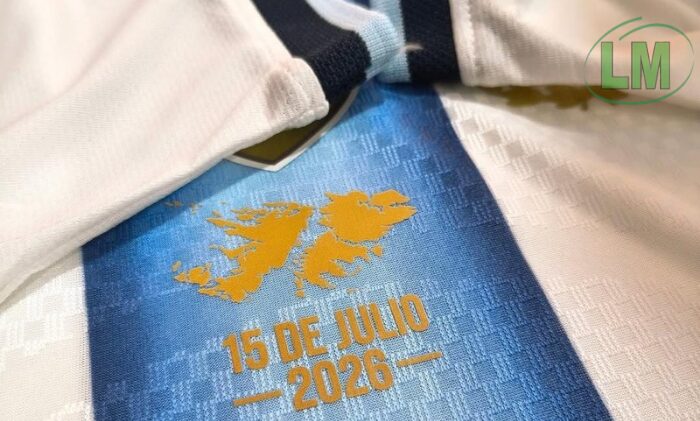 UN LOCAL DE BERAZATEGUI REALIZA ESTAMPADOS GRATUITOS DE LAS ISLAS MALVINAS EN CUALQUIER PRENDA