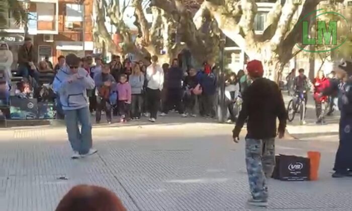PRIMER CAMPEONATO DE FARMEAR AURA EN LA PLAZA SAN MARTÍN DE QUILMES