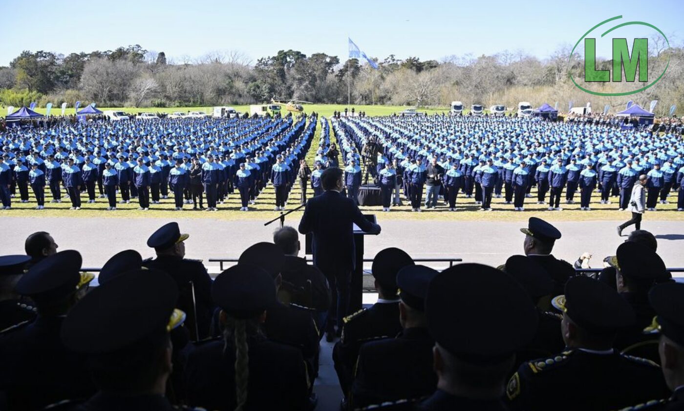 AXEL KICILLOF TOMÓ JURAMENTO A MÁS DE DOS MIL CADETES DE LA POLICÍA BONAERENSE EN BERAZATEGUI