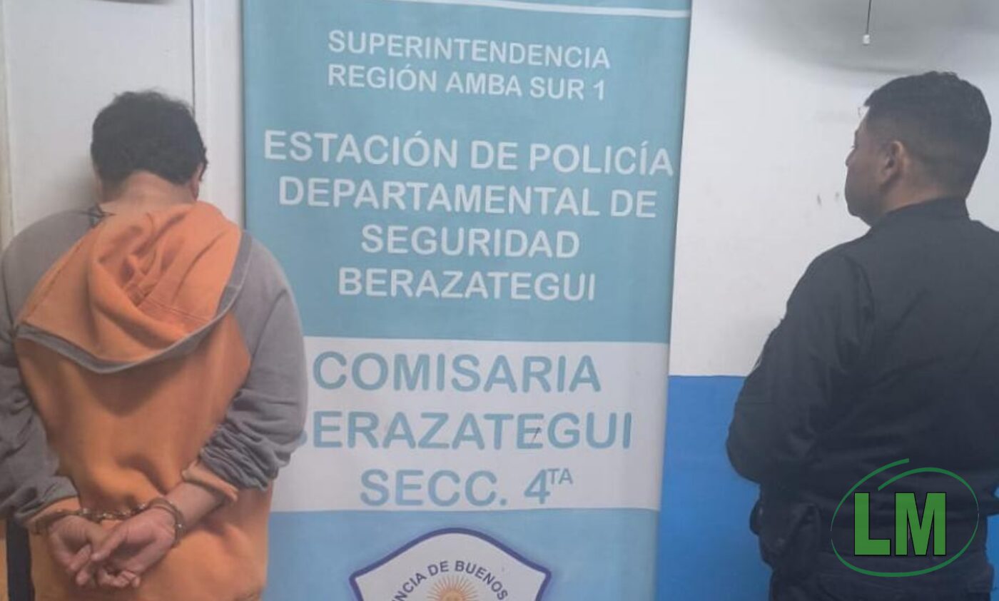 DETIENEN A UN DELINCUENTE POR ATACAR Y ROBAR A UNA MUJER EN SU CASA DE BERAZATEGUI