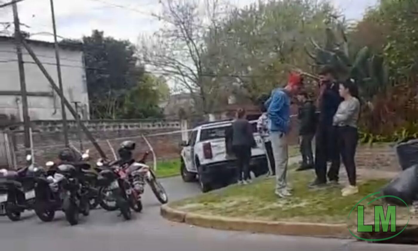 TRÁGICO ACCIDENTE EN BERAZATEGUI: UN MOTOCICLISTA FALLECIDO TRAS CHOCAR CONTRA UN COLECTIVO