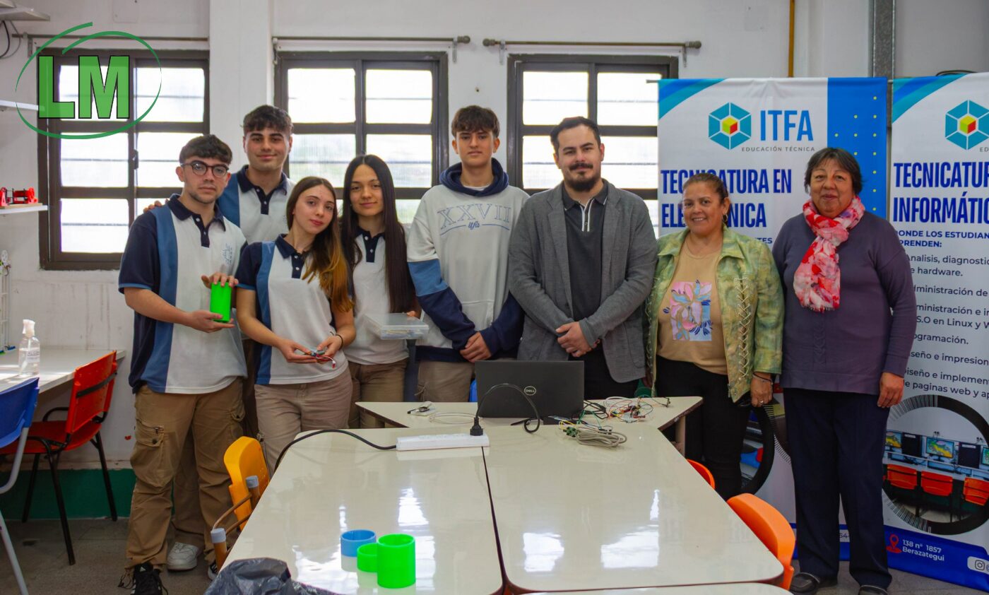 ESTUDIANTES DE BERAZATEGUI COMPITEN EN UN CERTAMEN NACIONAL DE TECNOLOGÍA ESPACIAL DE LA CONAE