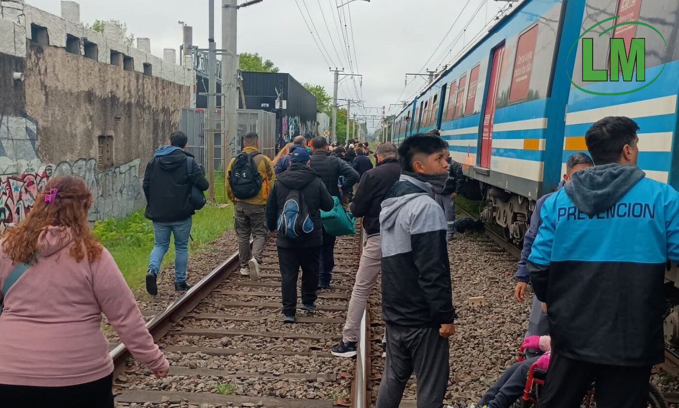 TRAGEDIA EN QUILMES UN JOVEN MURIÓ TRAS SER ARROLLADO POR EL TREN ROCA